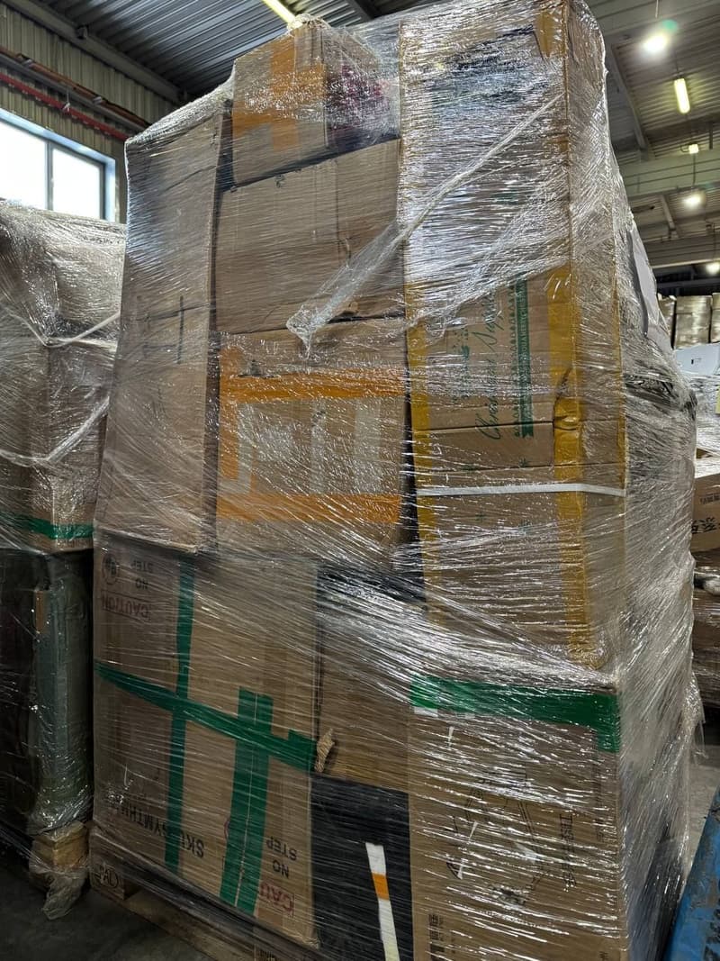Палеты на складе StockBox