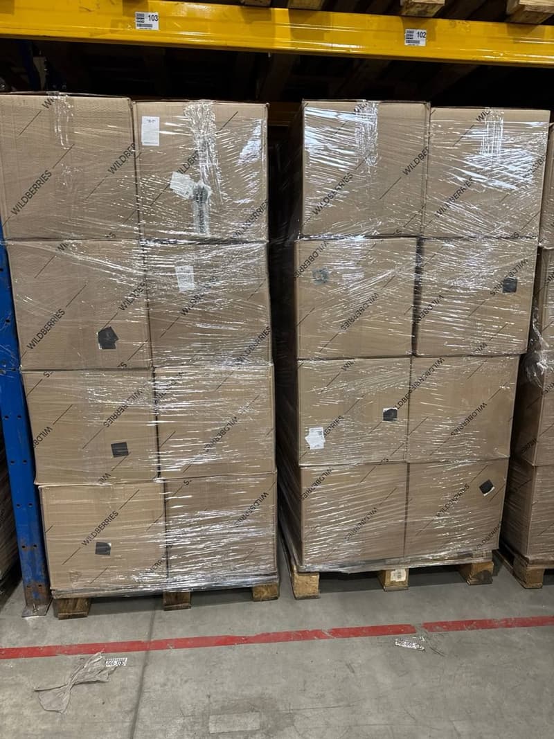 Палеты на складе StockBox
